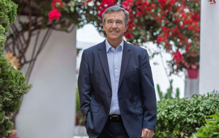García Urbano vuelve a ser el alcalde más votado de España con casi el 70% de los votos en Estepona