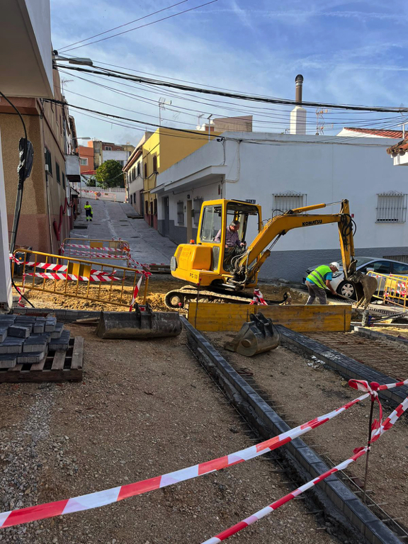 El alcalde destaca que las obras de la calle Hortensia entran en su fase final